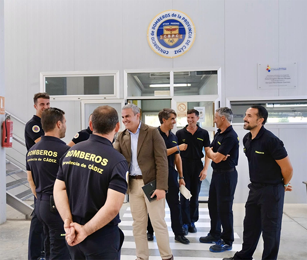 El Consorcio de Bomberos de Cádiz cubrirá las vacantes con la bolsa de interinos y aprobará oposiciones para cincuenta nuevas plazas