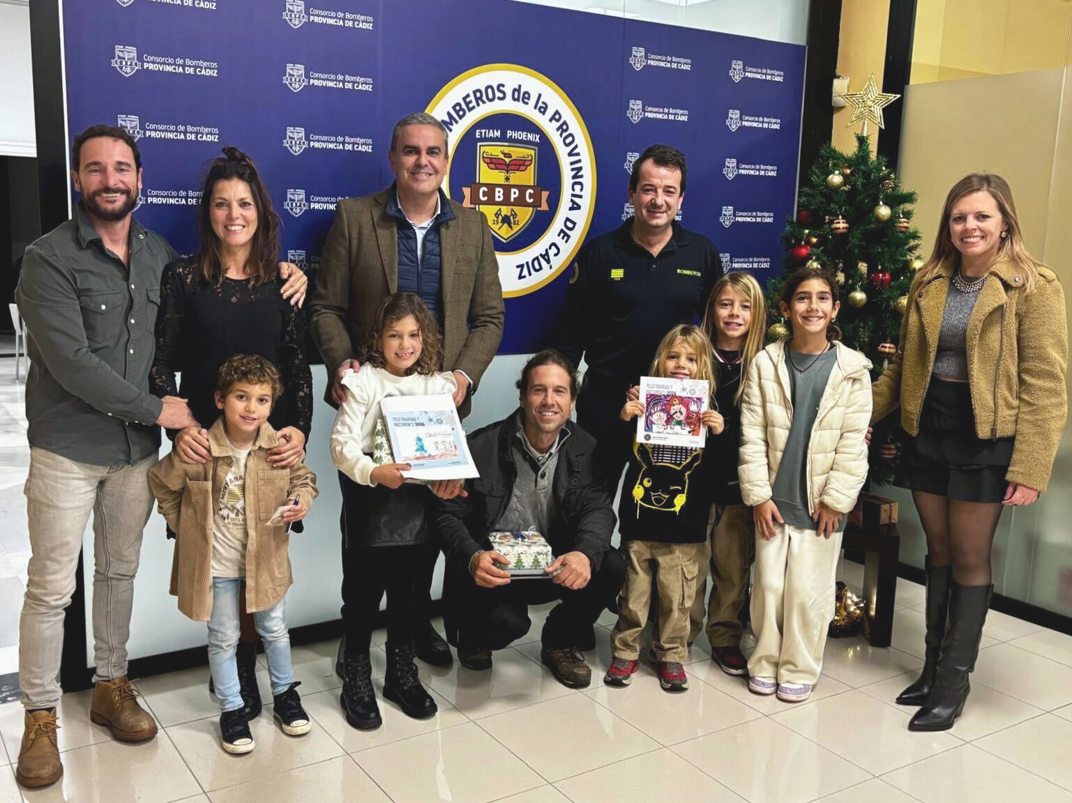 Entrega de premios a los ganadores del II Concurso de Postales Navideñas del CBPC