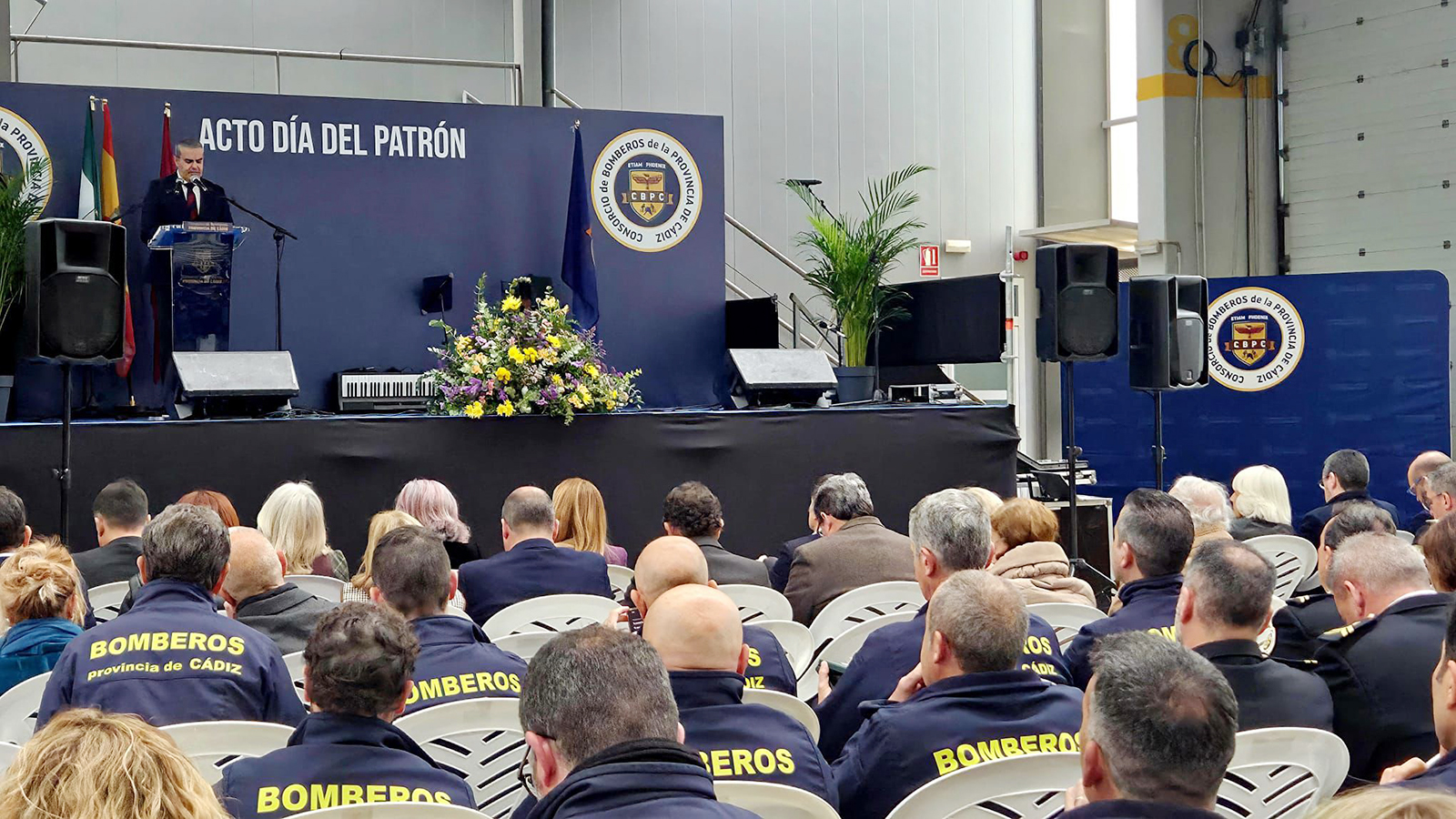 La vocación de servicio público y la gestión coordinada de emergencias, protagonistas en el Día del Patrón de Bomberos en Cádiz